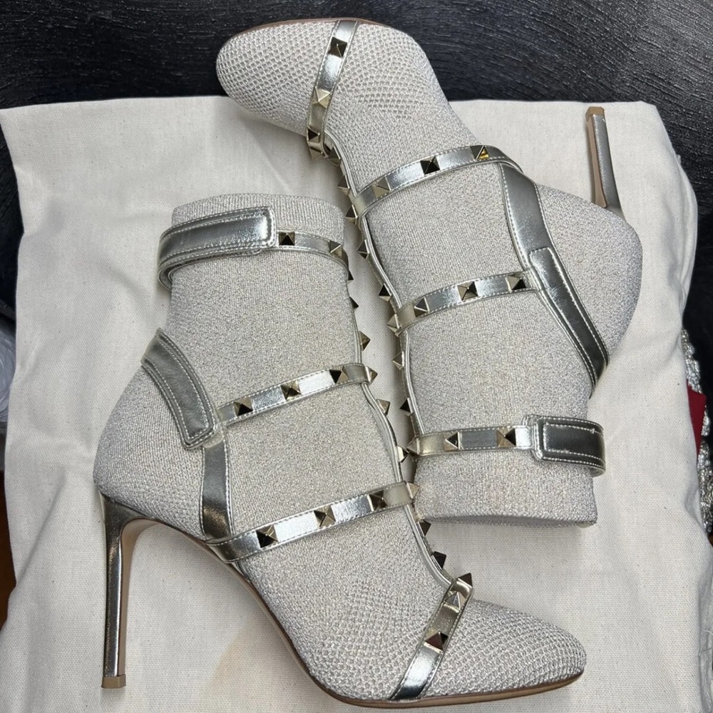 Valentino Rockstud Heels⭐️100% Authentic⭐️Brand New With Box ⭐️Size 37